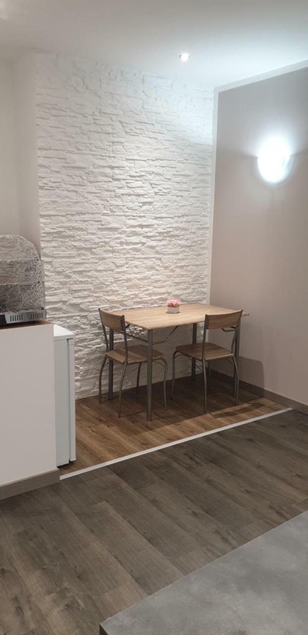 T-room 2*